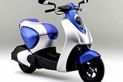 elektroauto-hybridroller_von_honda